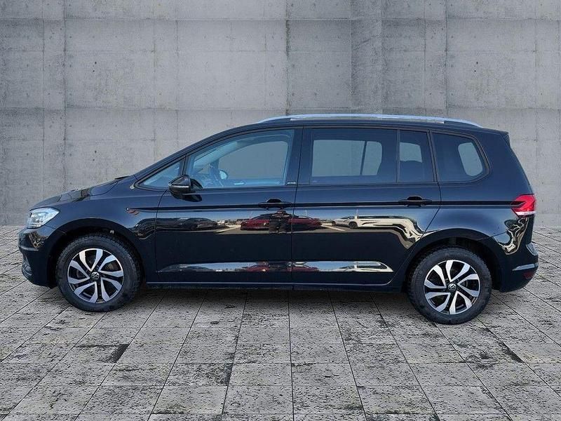 Gebraucht VW Touran Active 150 PS (110 kW) 2022 Schwarz Van / Kleinbus