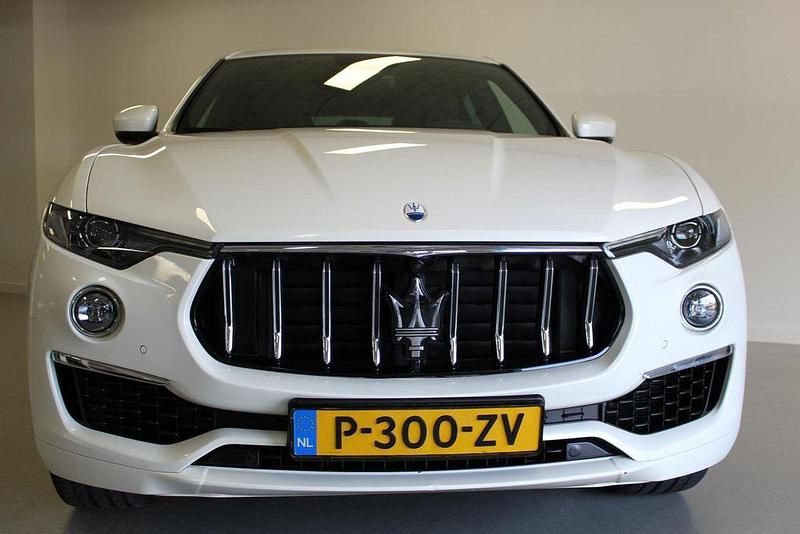 Gebraucht Maserati Levante 330 PS (242 kW) 2022 Weiß SUV