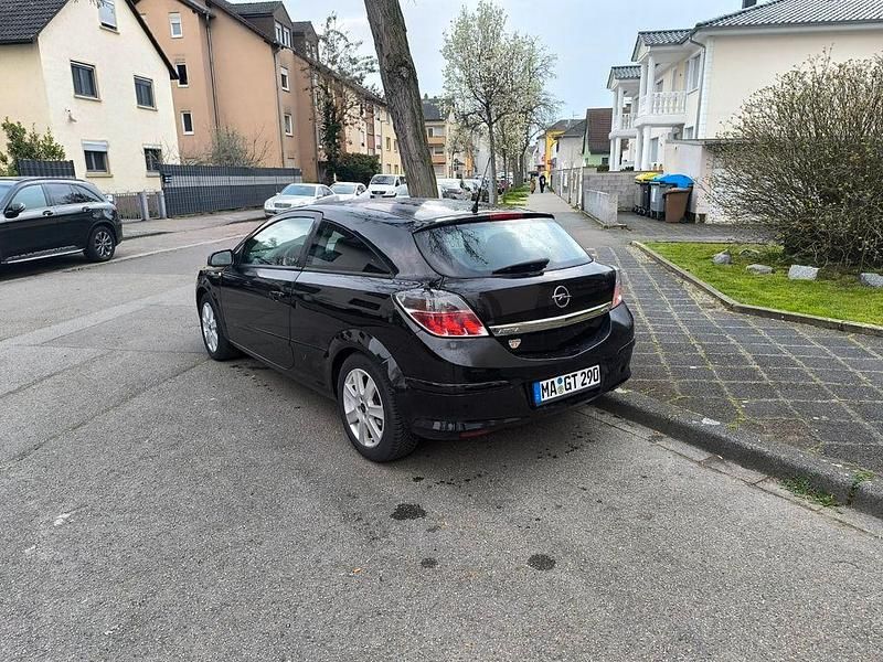 Gebraucht Opel Astra 103 PS (75 kW) 2005 Schwarz Coupé