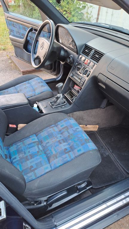 Blau Gebraucht 1998 Mercedes C180 Limousine | 1.000 € (Superpreis) - Bild 1/4