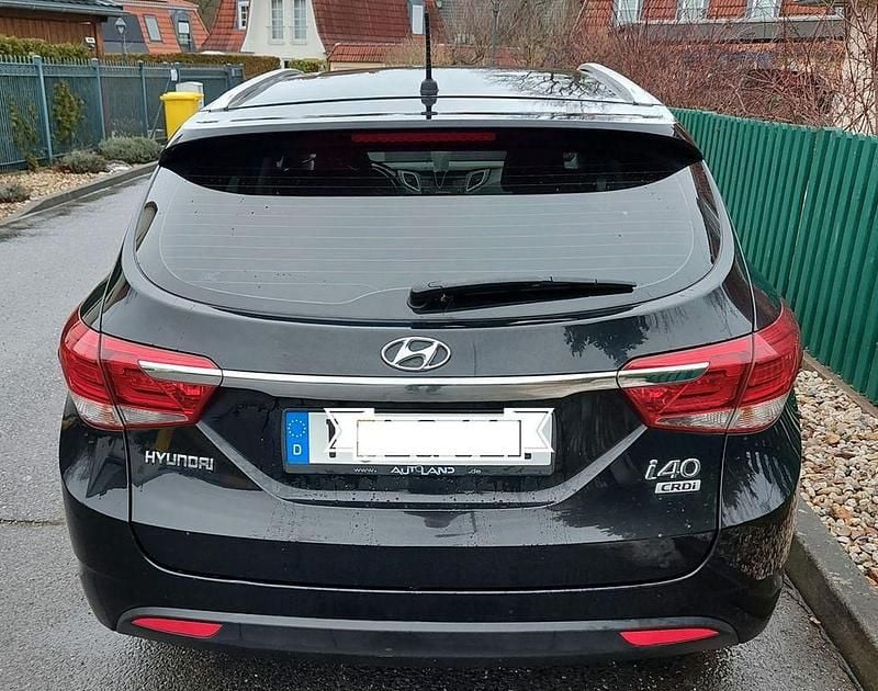Gebraucht Hyundai i40 Comfort 116 PS (85 kW) 2015 Schwarz Kombi