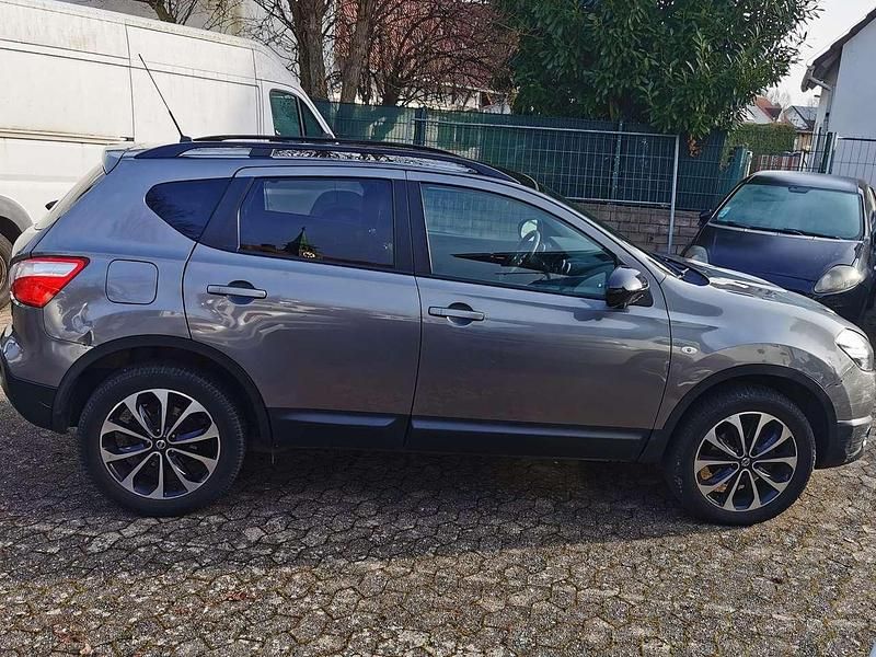 Gebraucht Nissan Qashqai 360º 131 PS (96 kW) 2013 Gun metallic (m) SUV