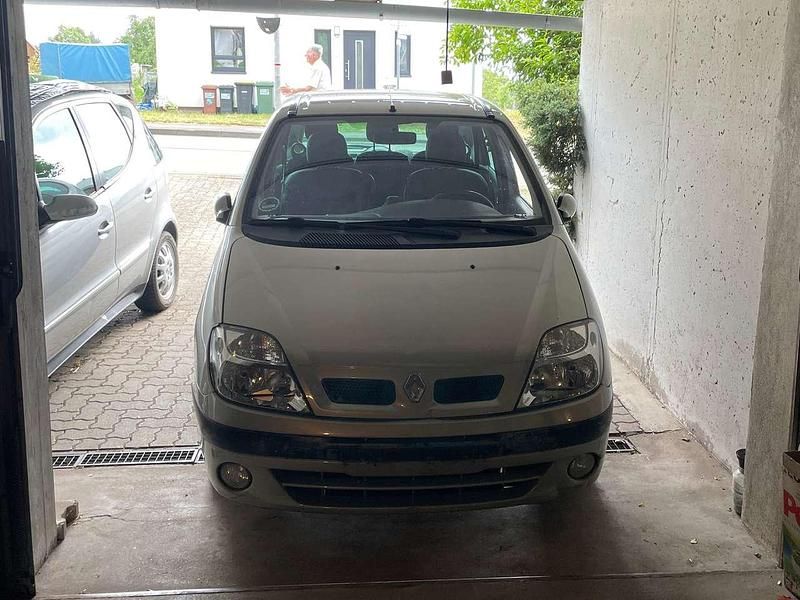 Grau Gebraucht 2002 Renault Scénic Expression Van / Kleinbus | 600 € (Superpreis) - Bild 1/4