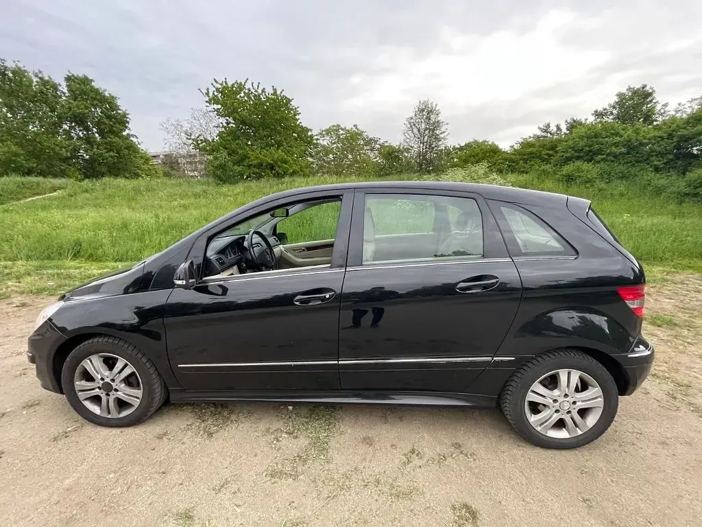 Gebraucht Mercedes B200 136 PS (100 kW) 2008 Schwarz Van / Kleinbus
