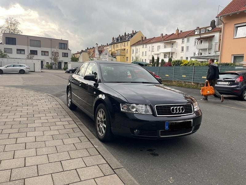 Schwarz Gebraucht 2002 Audi A4 Limousine | 2.250 € - Bild 1/4