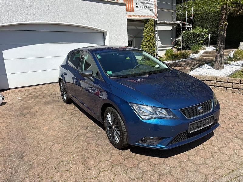 Second-hand Seat Leon CONNECT 110 CP (80 kW) 2016 Albastru Berlinǎ