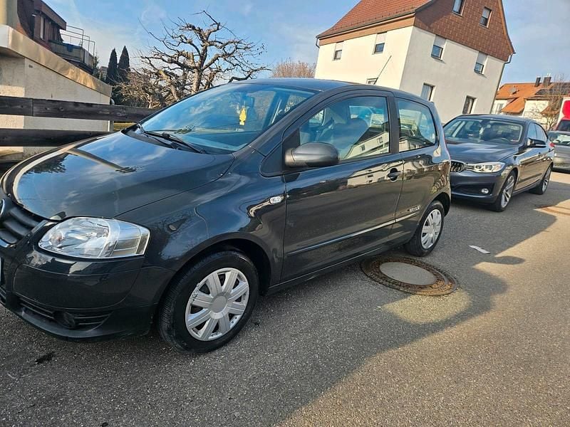 Usado VW Fox 60 HP (44 kW) 2011 Cinzento Citadino