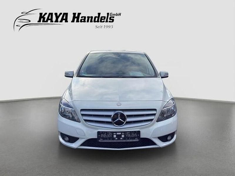 Gebraucht Mercedes B180 122 PS (89 kW) 2012 Calcitweiss  unilack Van / Kleinbus