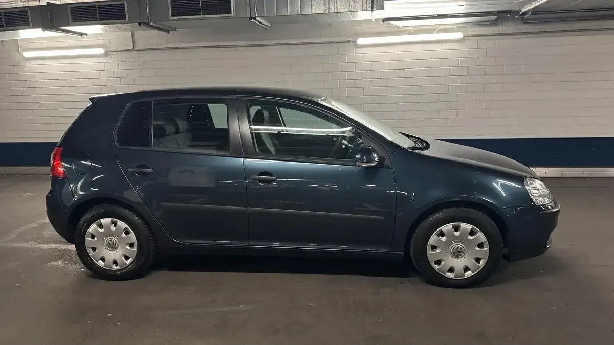 Gebraucht VW Golf V 75 PS (55 kW) 2005 Blau Kleinwagen