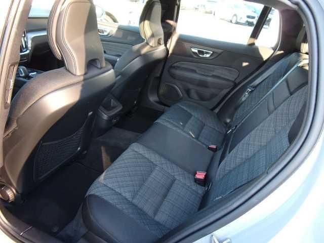 Gebraucht Volvo V60 145 PS (106 kW) 2024 Kombi