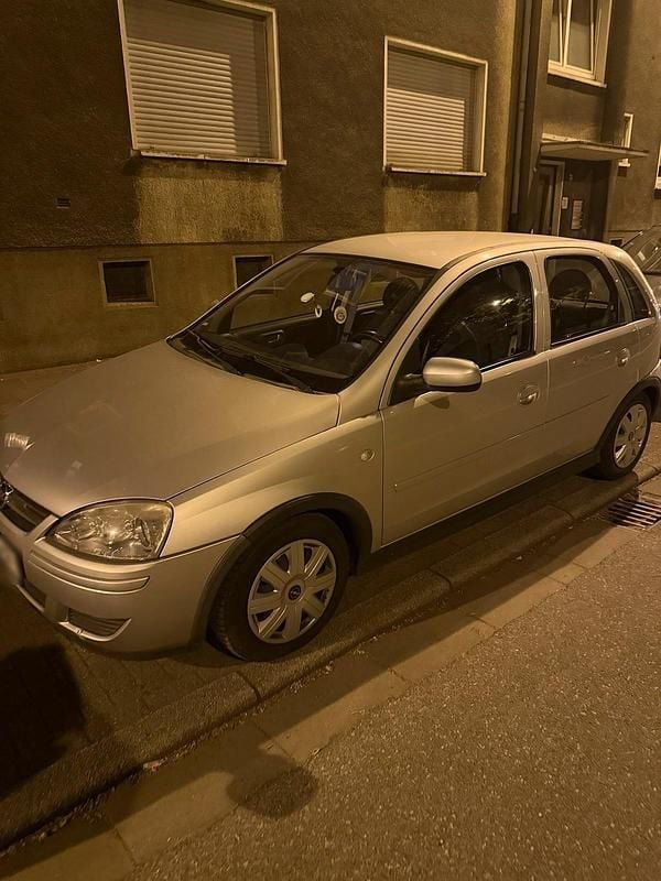Second-hand Opel Corsa 58 CP (42 kW) 2006 Argintiu Hatchback