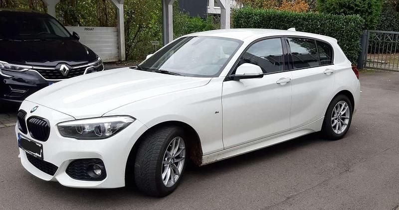 Weiß Gebraucht 2019 BMW 118 Shadowline Kleinwagen | 14.600 € (Superpreis) - Bild 1/4