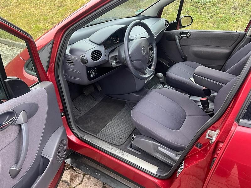 Gebraucht Mercedes A160 102 PS (75 kW) 2000 Rot Kleinwagen