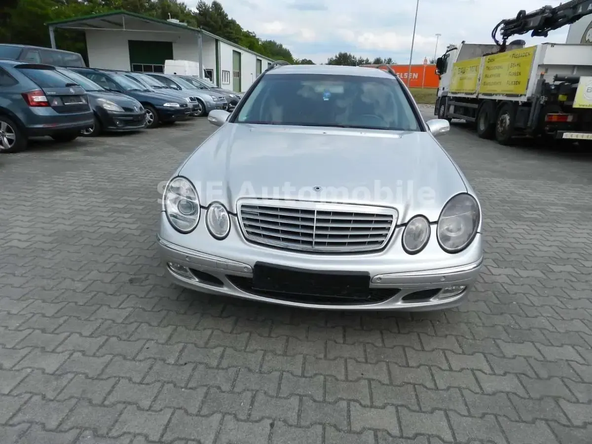 Gebraucht Mercedes E270 Elegance 177 PS (130 kW) 2004 Grau Kombi
