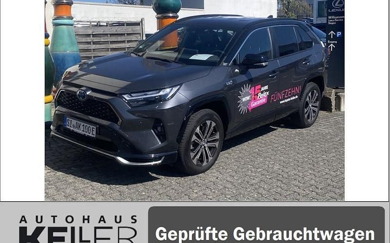 Grau Gebraucht 2025 Toyota RAV4 Hybrid Style SUV | 61.990 € - Bild 1/4