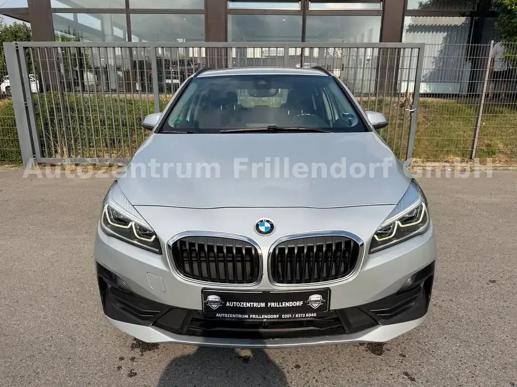 Gebraucht BMW 216 Active Tourer Sport Line 116 PS (85 kW) 2020 Silber Van / Kleinbus