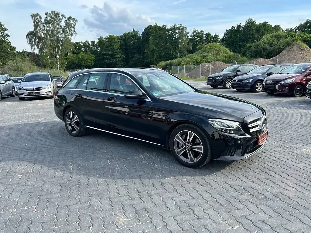 Gebraucht Mercedes C300 245 PS (180 kW) 2019 Schwarz Kombi
