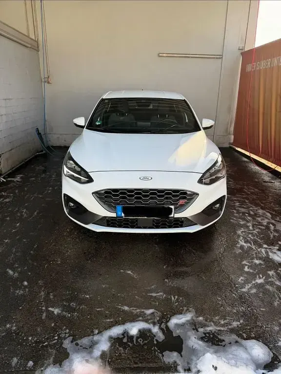 Gebraucht Ford Focus Performance Edition 280 PS (205 kW) 2021 Weiß Limousine