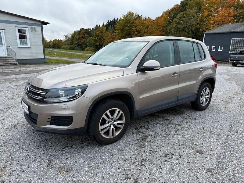 Gold Gebraucht 2013 VW Tiguan Trendline SUV | 8.990 € (Guter Preis) - Bild 1/4