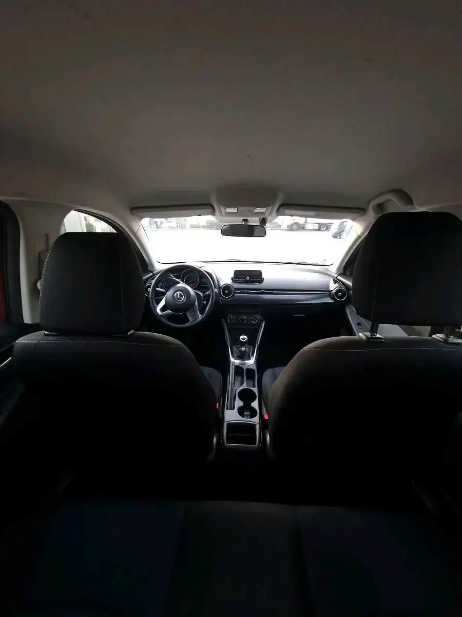 Gebraucht Mazda 2 75 PS (55 kW) 2016 Rot Kleinwagen
