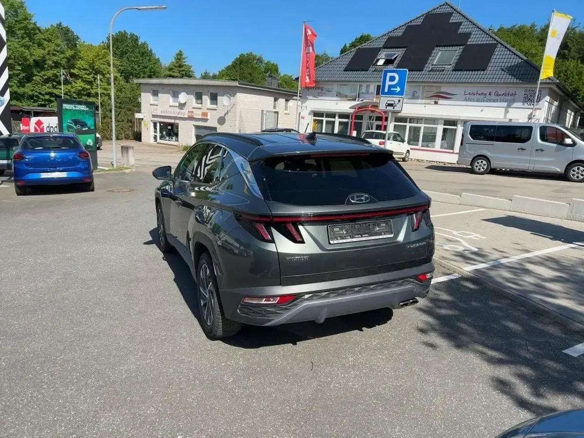 Gebraucht Hyundai Tucson Trend 151 PS (111 kW) 2021 Grau SUV