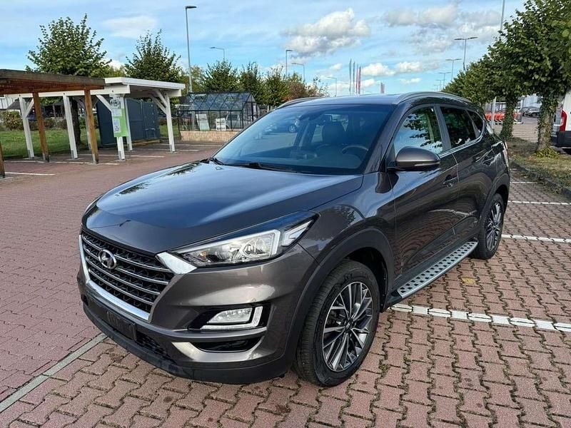 Grau Gebraucht 2018 Hyundai Tucson SUV | 12.000 € (Guter Preis) - Bild 1/4