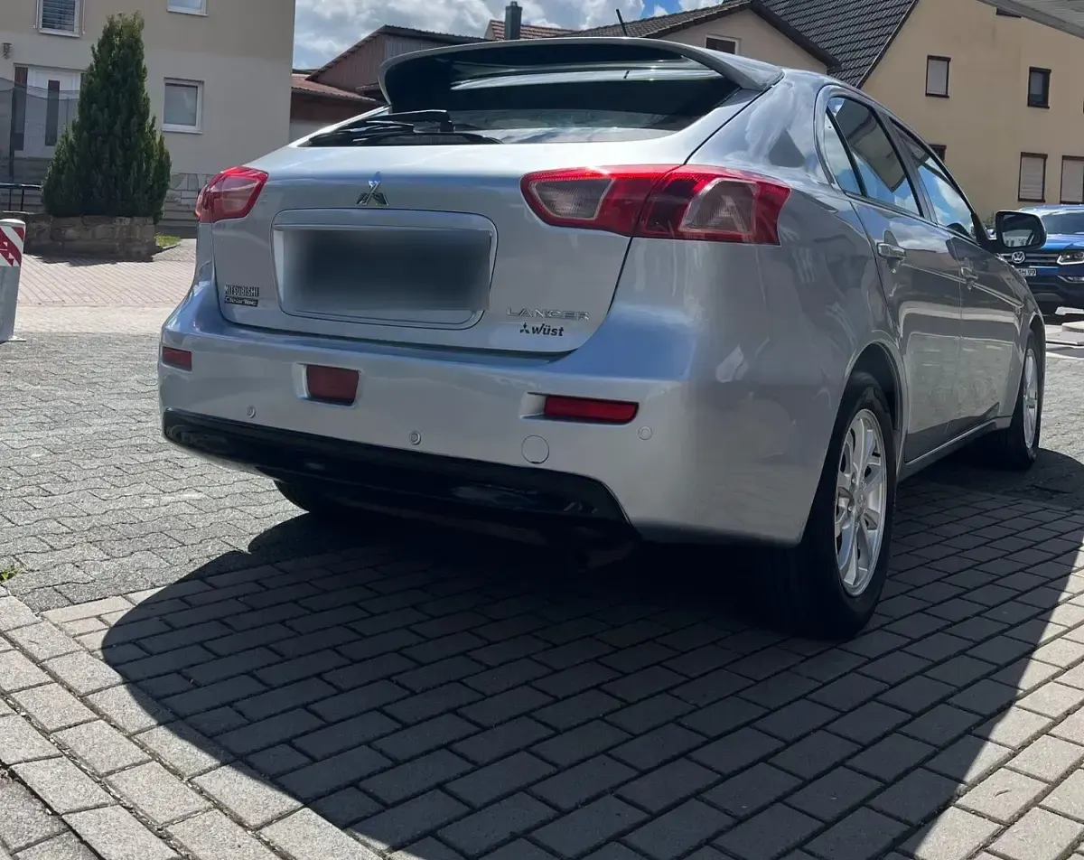 Gebraucht Mitsubishi Lancer 117 PS (86 kW) 2011 Silber Limousine