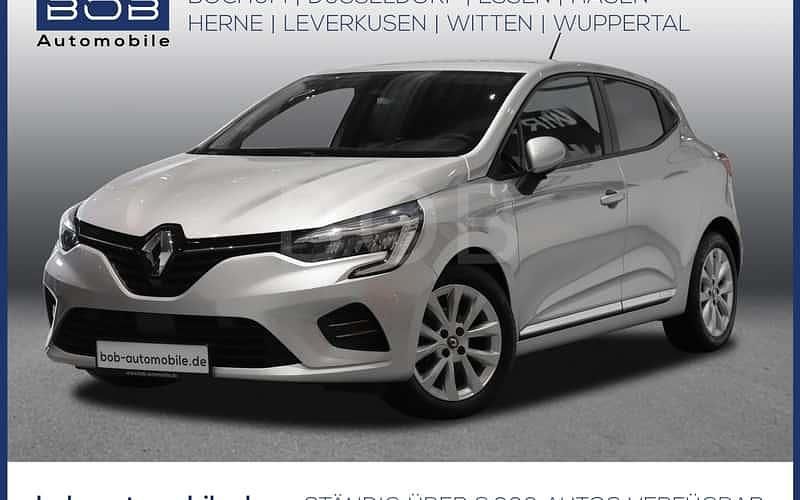 Grau Gebraucht 2021 Renault Clio V Experience Limousine | 15.970 € (Etwas zu teuer) - Bild 1/4