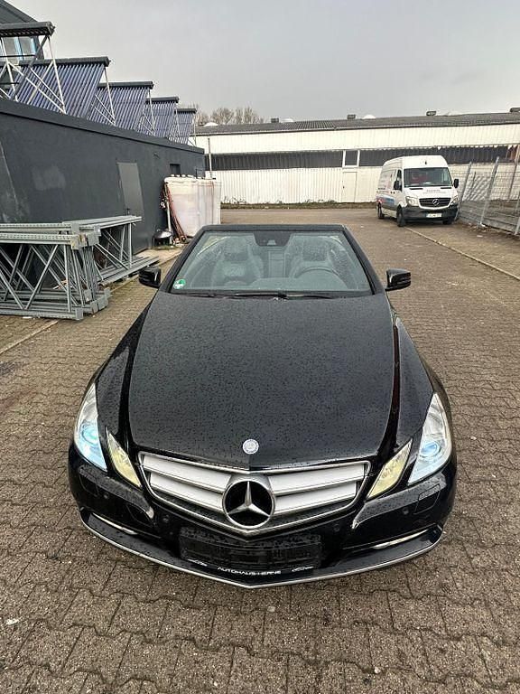 Gebraucht Mercedes E220 Elegance 170 PS (125 kW) 2012 Schwarz Cabrio