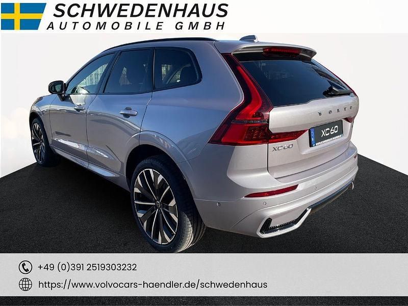Neu Volvo XC60 Plus 250 PS (183 kW) 2026 Silber SUV