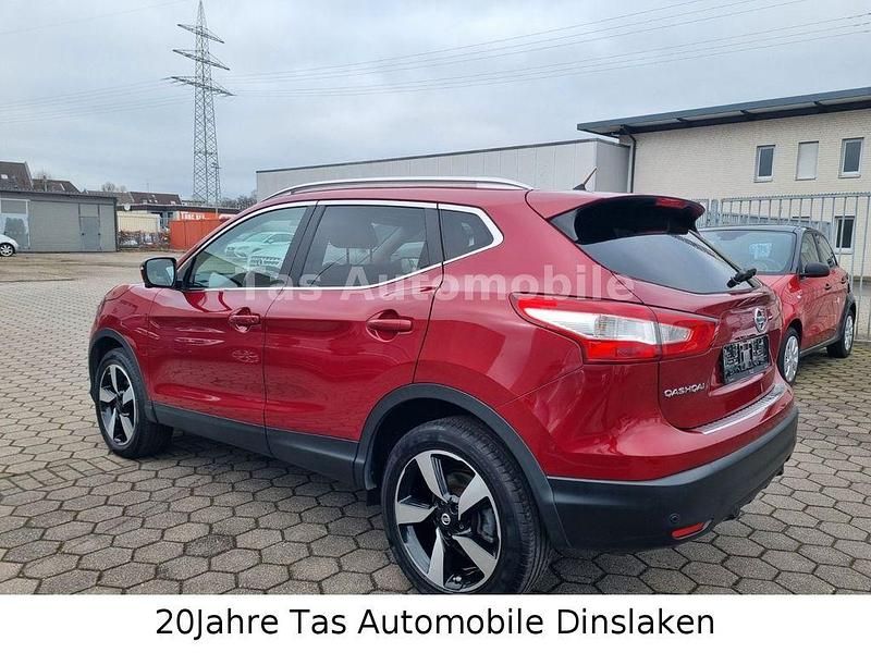 Gebraucht Nissan Qashqai N-Connecta 131 PS (96 kW) 2016 Rot SUV