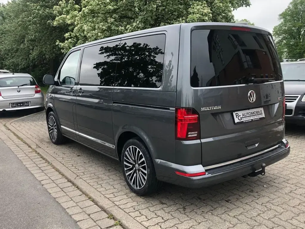 Gebraucht VW Multivan Exclusive 204 PS (150 kW) 2021 Grau Van / Kleinbus