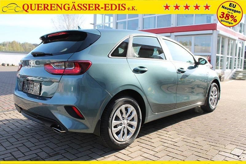 Gebraucht Kia Ceed Vision 140 PS (102 kW) 2025 Lunarsilver (metallic) Kleinwagen