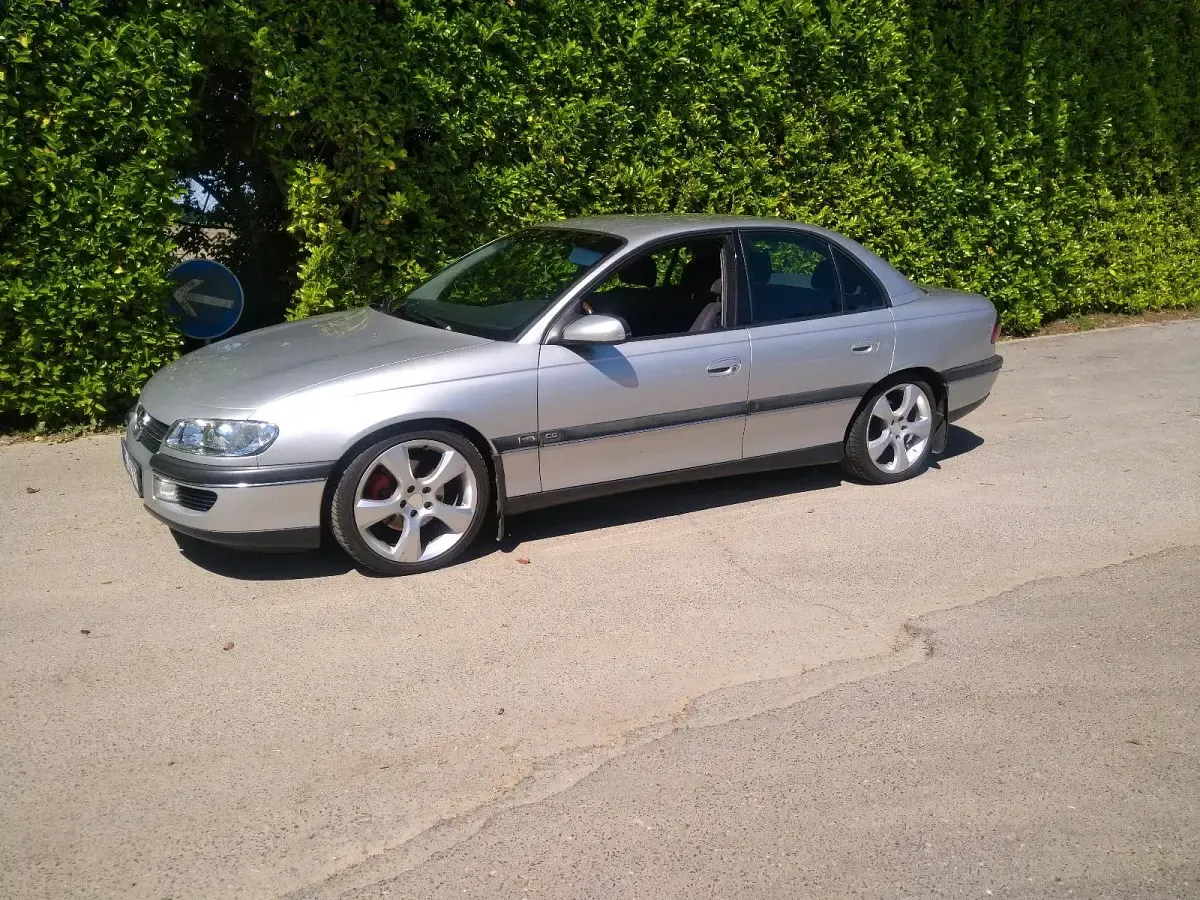 Gebraucht Opel Omega 136 PS (100 kW) 1997 Silber Limousine
