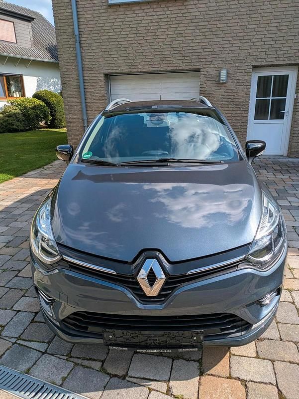 Grau Gebraucht 2020 Renault Clio GrandTour LIMITED Kombi | 10.000 € (Fairer Preis) - Bild 1/4