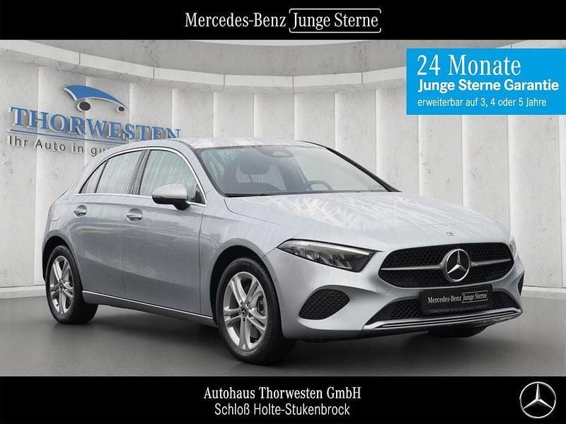 Silber Gebraucht 2024 Mercedes A250 Progressive Limousine | 30.705 € (Fairer Preis) - Bild 1/4