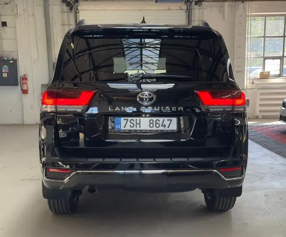 Gebraucht Toyota Land Cruiser 300 PS (220 kW) 2024 Schwarz SUV