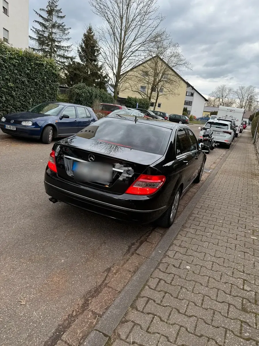 Gebraucht Mercedes C200 136 PS (100 kW) 2009 Schwarz Limousine