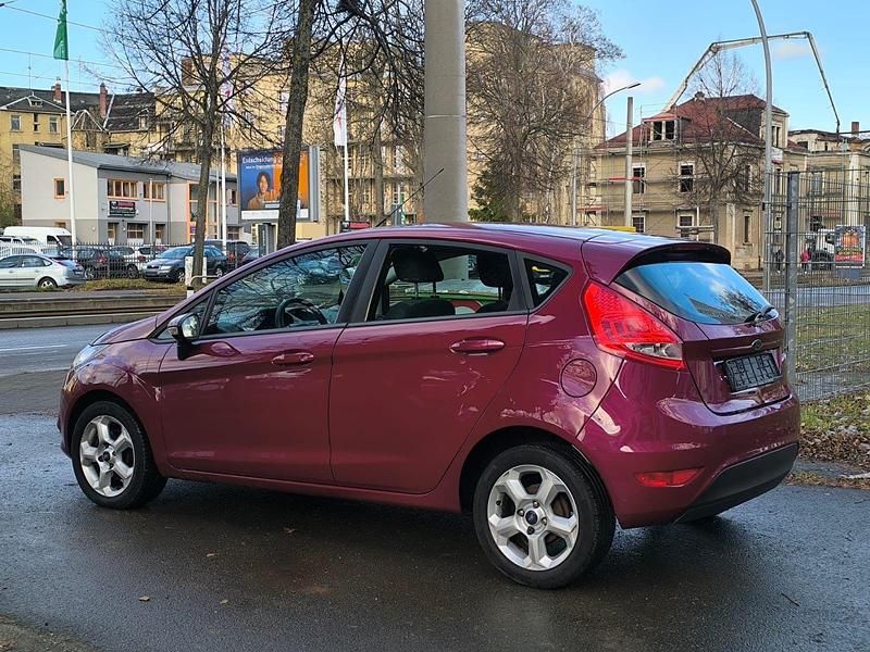 Gebraucht Ford Fiesta Trend 82 PS (60 kW) 2009 Violet Kleinwagen