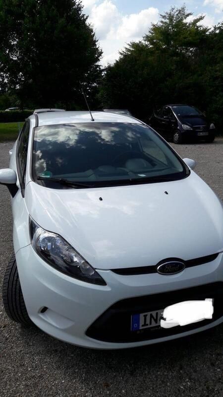 Weiß Gebraucht 2011 Ford Fiesta Trend Kleinwagen | 2.700 € (Superpreis) - Bild 1/4
