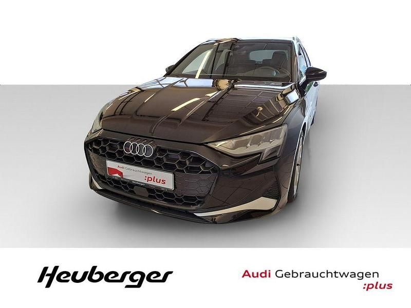 Mythosschwarz metallic Gebraucht 2024 Audi A3 Sportback Advanced Limousine | 33.880 € (Fairer Preis) - Bild 1/4