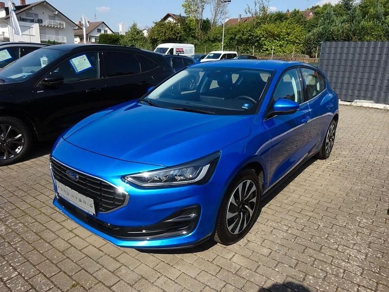 Blau Gebraucht 2025 Ford Focus Titanium Limousine | 25.990 € (Guter Preis) - Bild 1/4