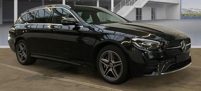 Second-hand Mercedes E300 AMG line 320 CP (235 kW) 2020 Negru Break