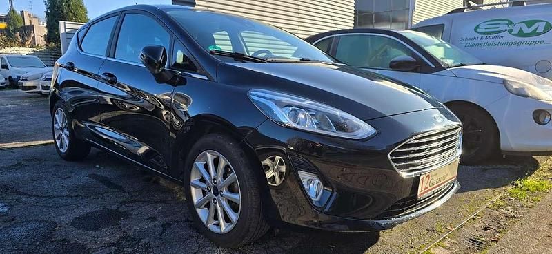 Shadow black Gebraucht 2018 Ford Fiesta Titanium Kleinwagen | 9.999 € (Fairer Preis) - Bild 1/4