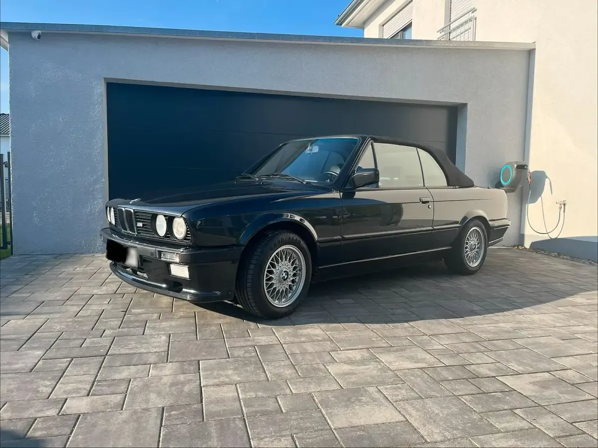Gebraucht BMW 320 Cabriolet Sport Line 129 PS (94 kW) 1990 Schwarz Cabrio