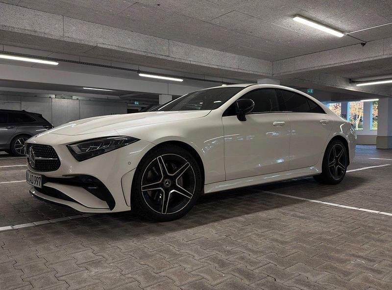 Weiß Gebraucht 2023 Mercedes CLS220 AMG line Coupé | 49.500 € (Fairer Preis) - Bild 1/4