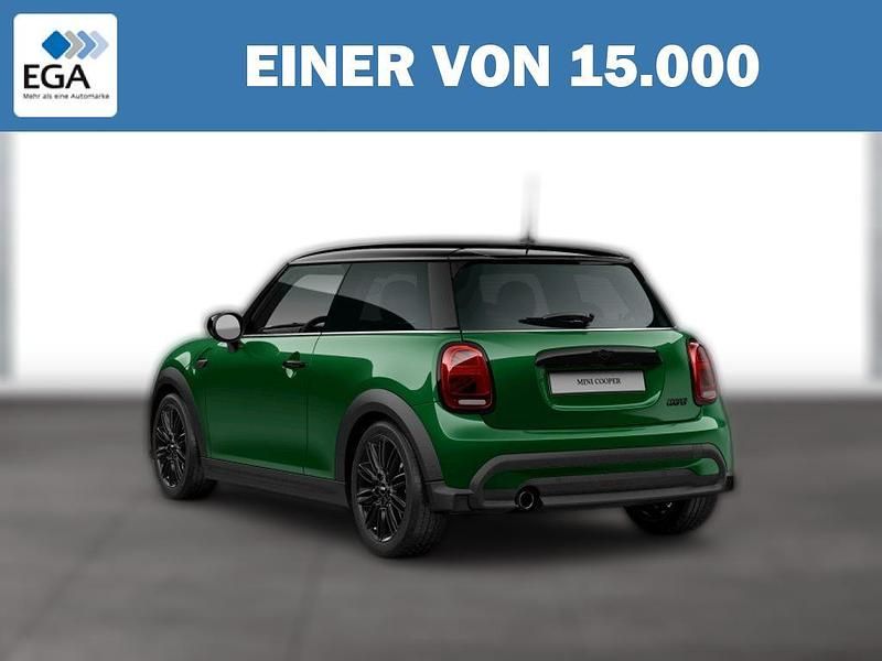 Gebraucht Mini Cooper Classic 136 PS (100 kW) 2024 Grün metallic Kleinwagen