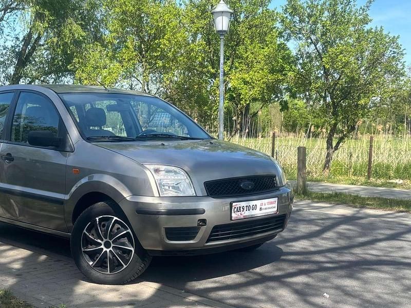 Beige Gebraucht 2004 Ford Fusion Viva Kleinwagen | 3.499 € (Fairer Preis) - Bild 1/4