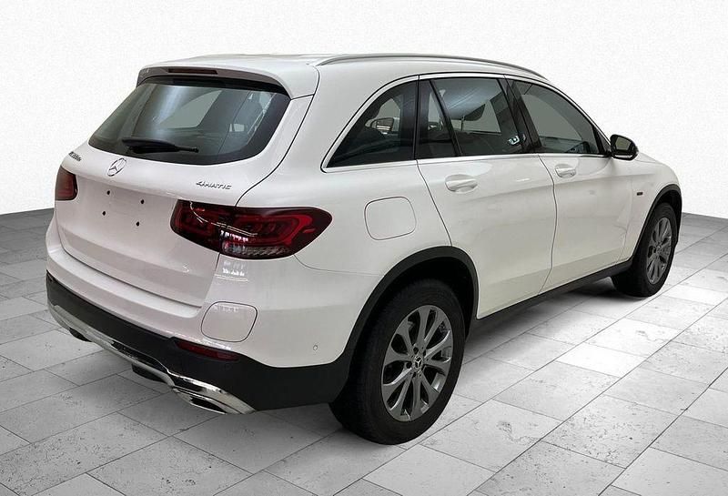Gebraucht Mercedes GLC300e Exclusive 306 PS (225 kW) 2021 Polarweiss SUV