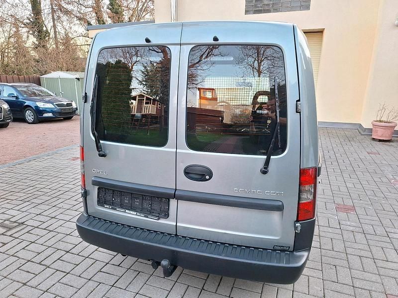 Gebraucht Opel Combo 75 PS (55 kW) 2011 Grau Limousine